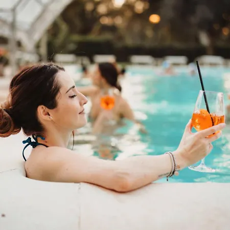 Antiche Terme Di מלון