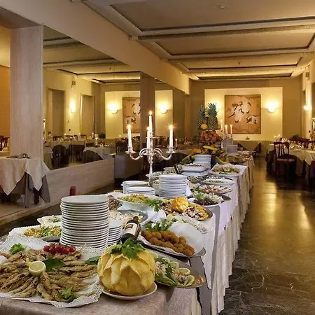 Antiche Terme Di מלון סרדרה